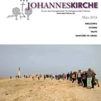 Kirchenpublikation: Menschen auf Wüstenhügel.